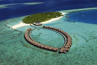 Vilu Reef Beach & Spa Resort 4*